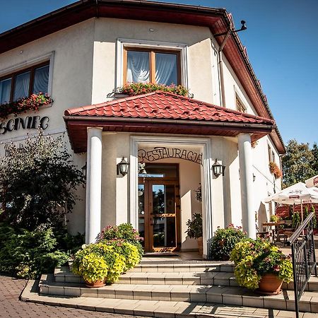 Motel Gosciniec Na Rozdrozu Libiaz Exteriér fotografie